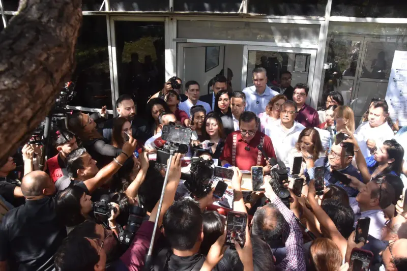 Morena denuncia a Samuel García, Mariana Rodríguez, su familia y gabinete por enriquecimiento ilícito