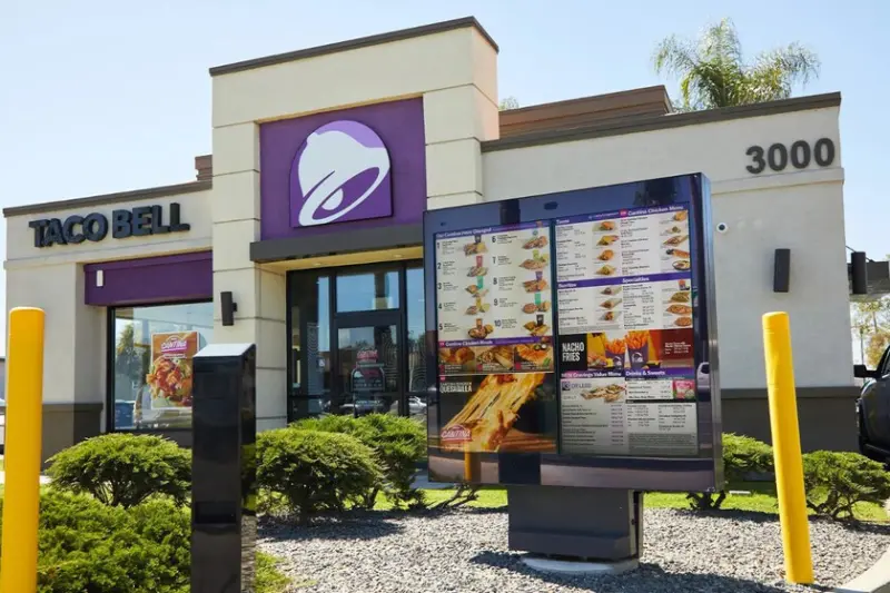 Un pedido de 18,000 botellas de agua obligó a Taco Bell a replantearse su sistema de autoservicio impulsado por IA