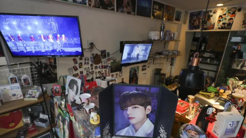 En CDMX, una cafetería convertida en santuario de BTS