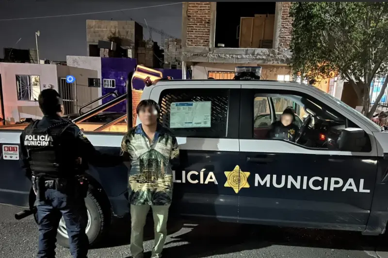 Detienen a hombre por violencia familiar en Eduardo Loarca