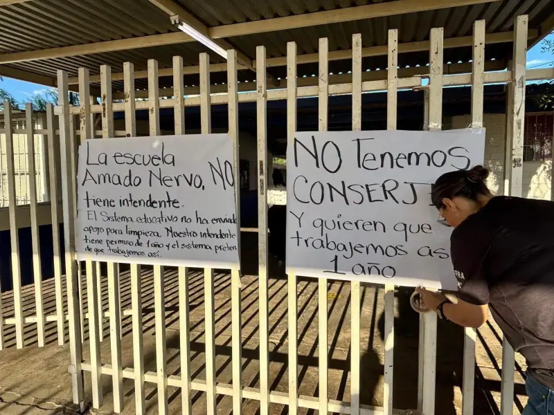 Personal toma primaria Amado Nervo en inicio de clases; madres de familia buscarán amparo para exigir clases