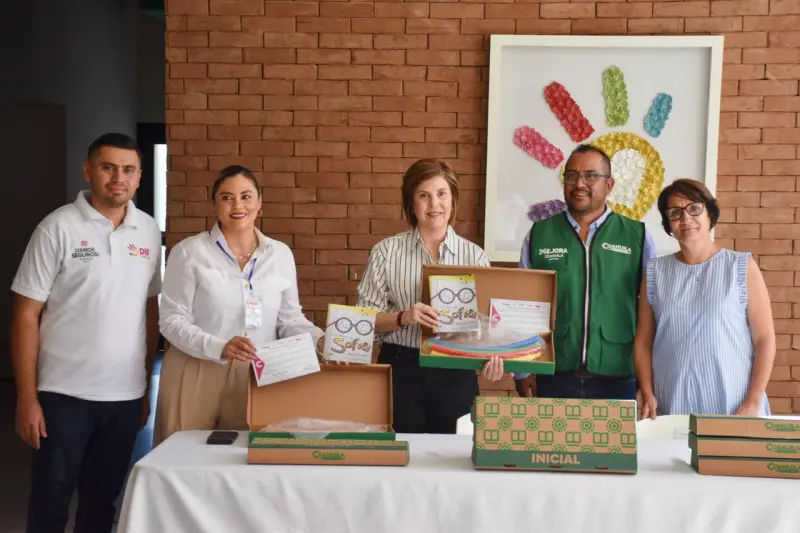 Llevan paquetes de educación inicial a Casa Nana, en Torreón
