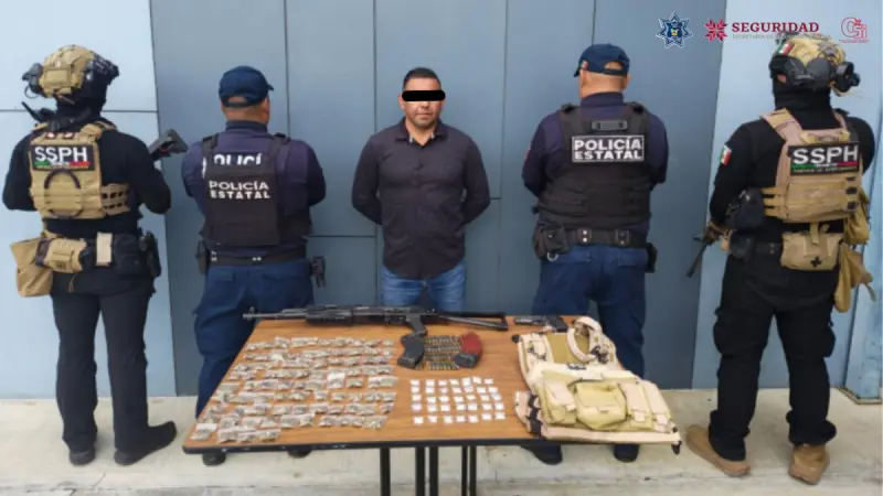 Caen en Hidalgo presunto generador de violencia, rifle de asalto y drogas