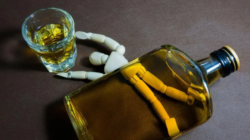 ¿Intoxicación por alcohol? Estos son los síntomas por los que debes ir a urgencias