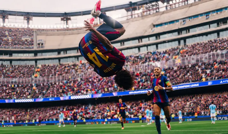 Adeyemi comienza a justificar su fichaje por el Barça con una actuación memorable