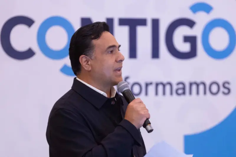 Luis Nava deja la SEDESOQ; Ernesto Mejía asumirá la titularidad