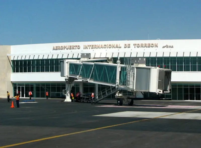 Vuelo policial sale de Torreón rumbo al centro; FGR guarda silencio sobre posibles trasladados