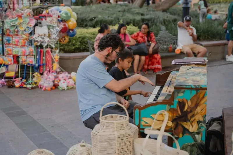 ¿Te animas a tocar? Ocho pianos intervenidos por artistas estarán en las calles del Centro Histórico