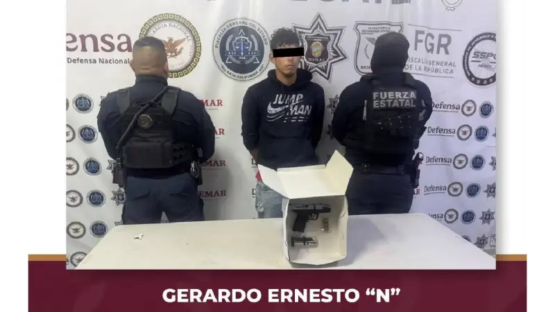 Ignora alto, intenta escapar a pie y termina detenido con pistola en Tecate