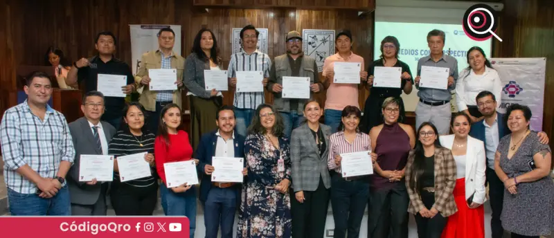 25 representantes de 14 medios participaron en la capacitación impulsada por la Secretaría de las Mujeres y la UAQ