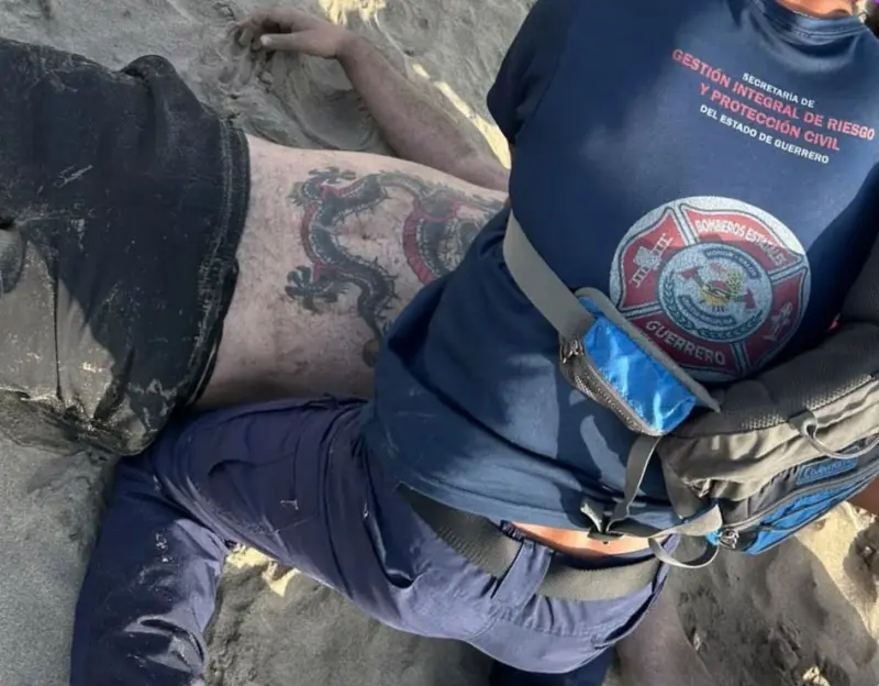 Muere ahogado turista de Colombia por fuerte oleaje en playa de Acapulco