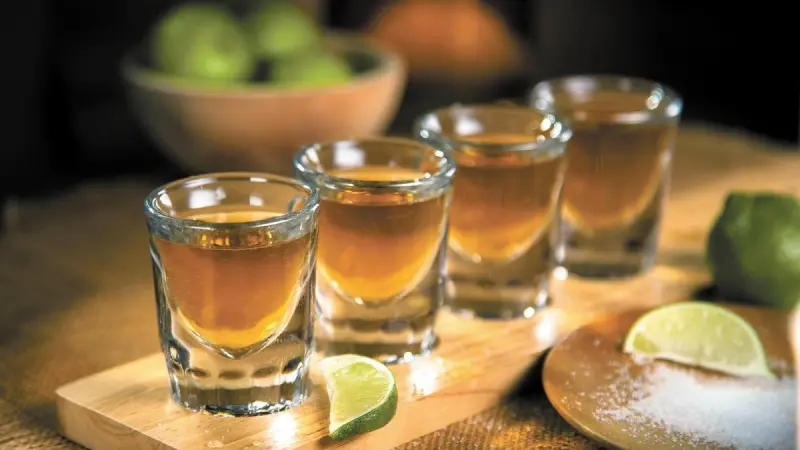CRT alerta por bebidas adulteradas en plataformas de venta en línea