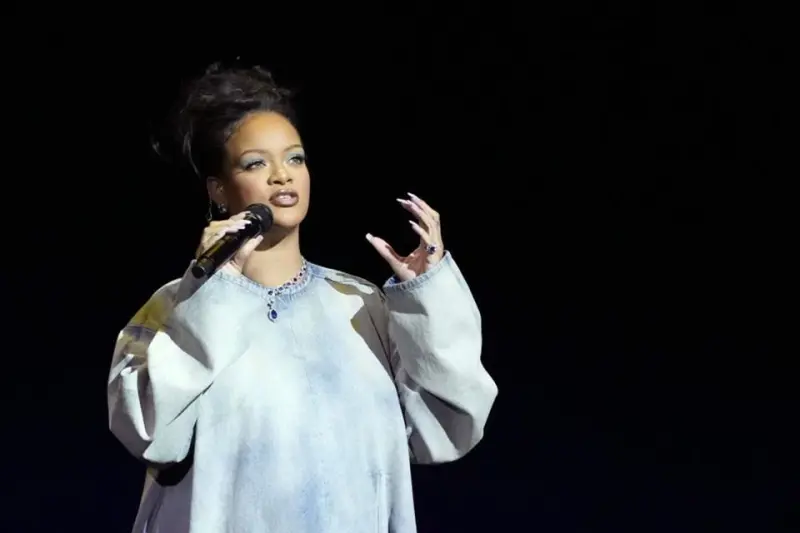 Acusan de intento de asesinato a atacante de Rihanna