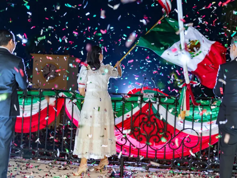 Da Mónica Oyervides el primer Grito en Juárez