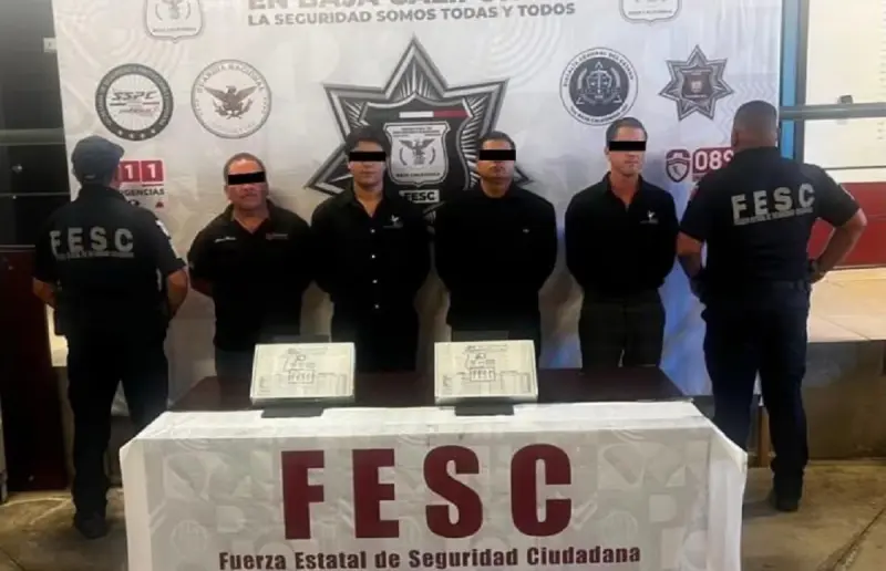 Detienen a cuatro presuntos falsos escoltas armados en Tijuana