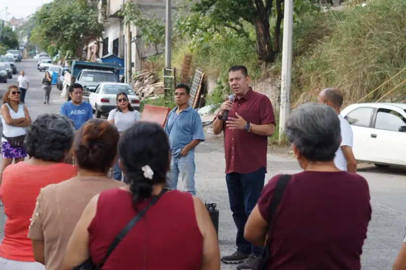 Exponen a Javier Bolaños años de rezago en la colonia Adolfo López Mateos