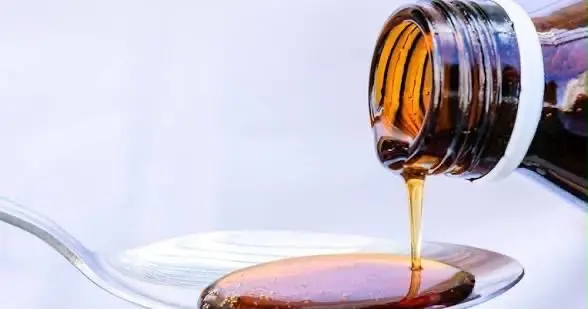 Alertan por presunto consumo indebido de jarabe para la tos en parques