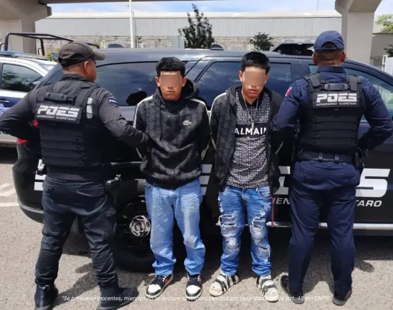 ¡Persecución de película! Roban una Mazda en Guanajuato, huyen a Querétaro y terminan detenidos