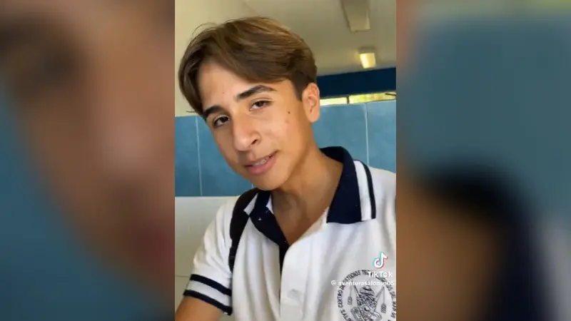 Máynez denuncia expulsión de alumno que mostró baños sin agua en escuela de Oaxaca: ‘Por decir la verdad’