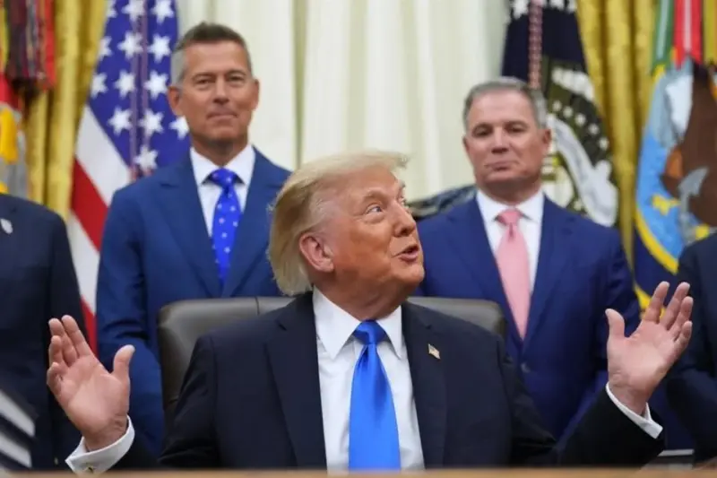 Propone Trump llamar 'Estrecho de Trump' a Ormuz