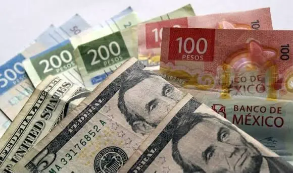Dólar se vende hasta en 17.68 pesos