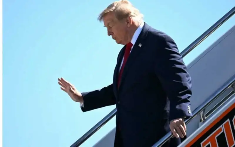 Rechaza Trump plan iraní para reabrir Ormuz