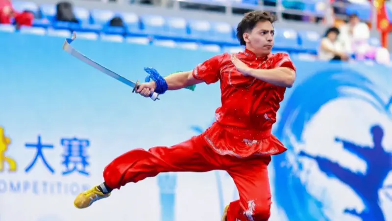 Coahuilense Marcos López conquista dos oros y una plata en wushu en China