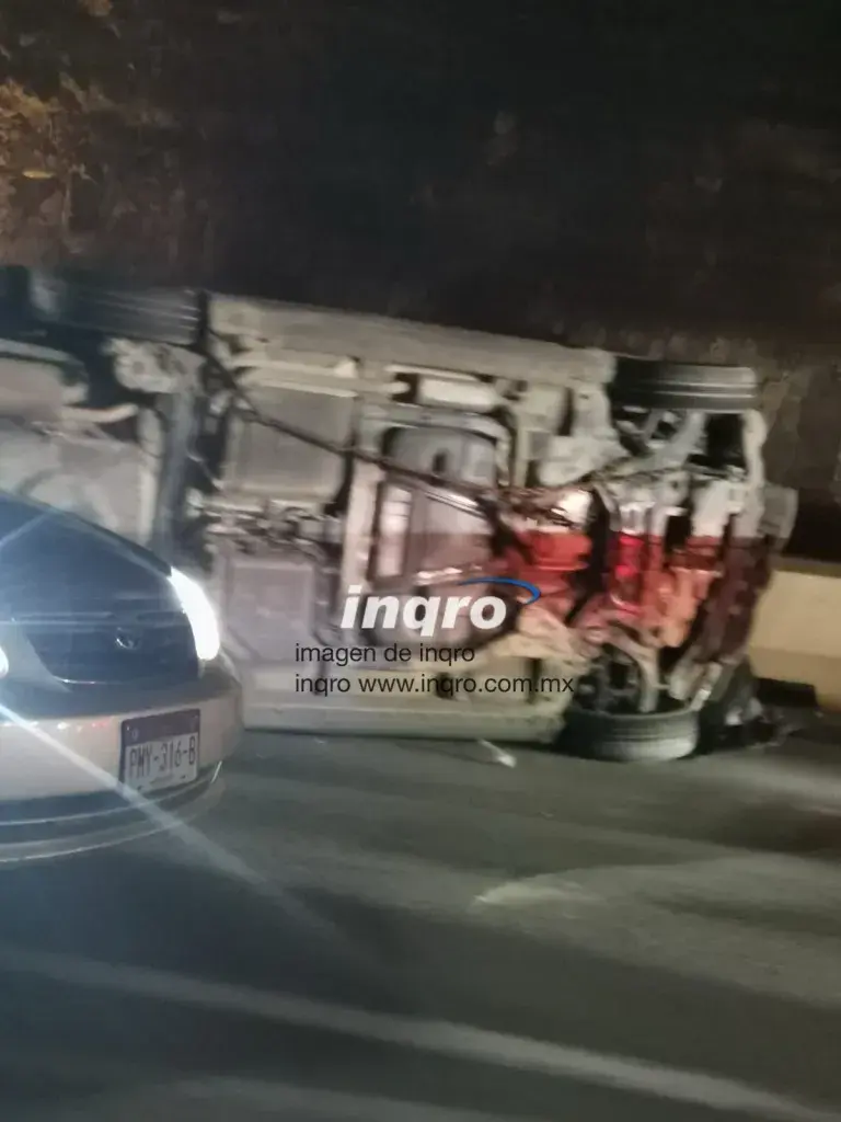 Vuelca en la carretera a Coroneo