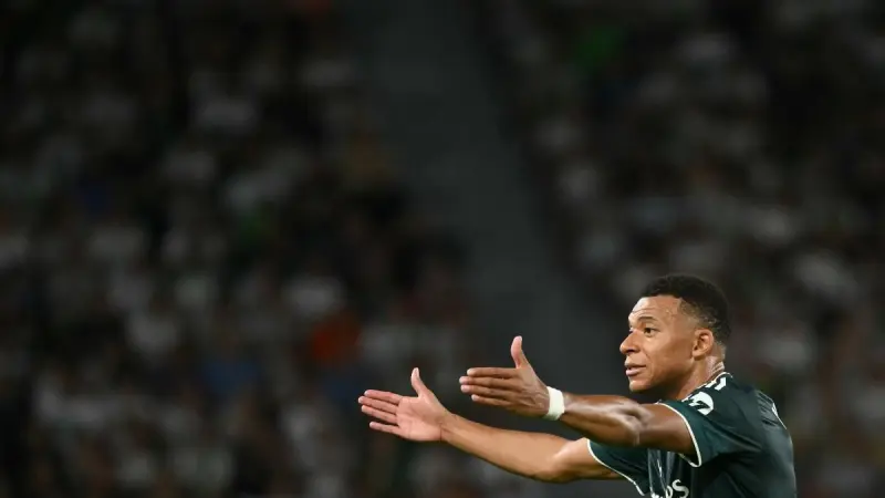Mbappé asegura tener "toda la solidaridad con Ceuta", pero no quiere "poner prioridad en el sufrimiento"