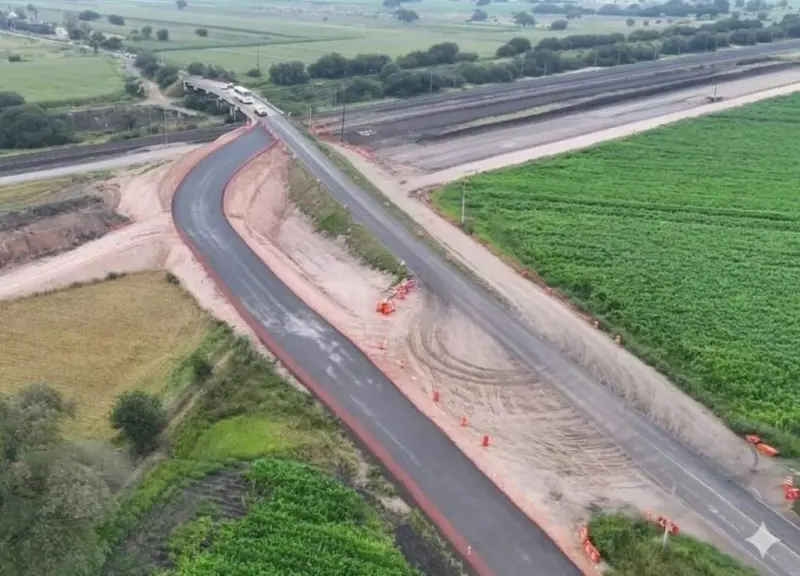 Inicia intervención de segundo puente por las obras del tren México-Querétaro en Pedro Escobedo.