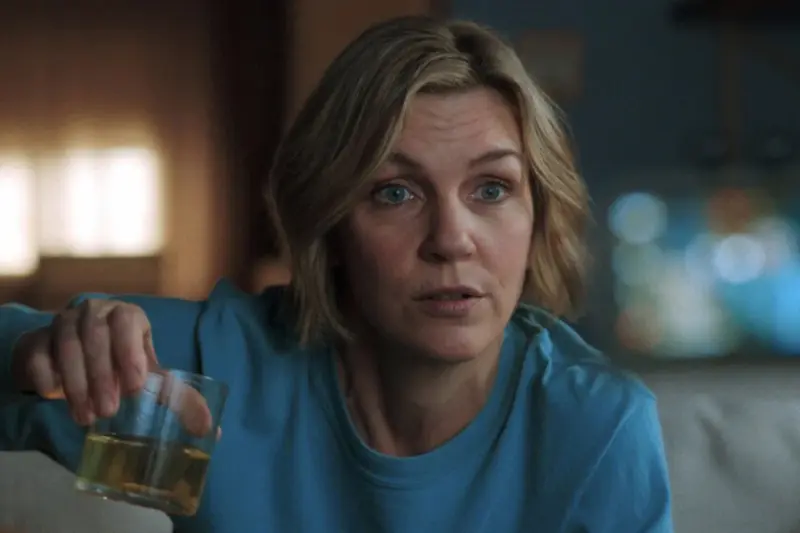 Rhea Seehorn se quita la espinita por 'Better Call Saul' y al fin gana su primer Emmy por 'Pluribus'