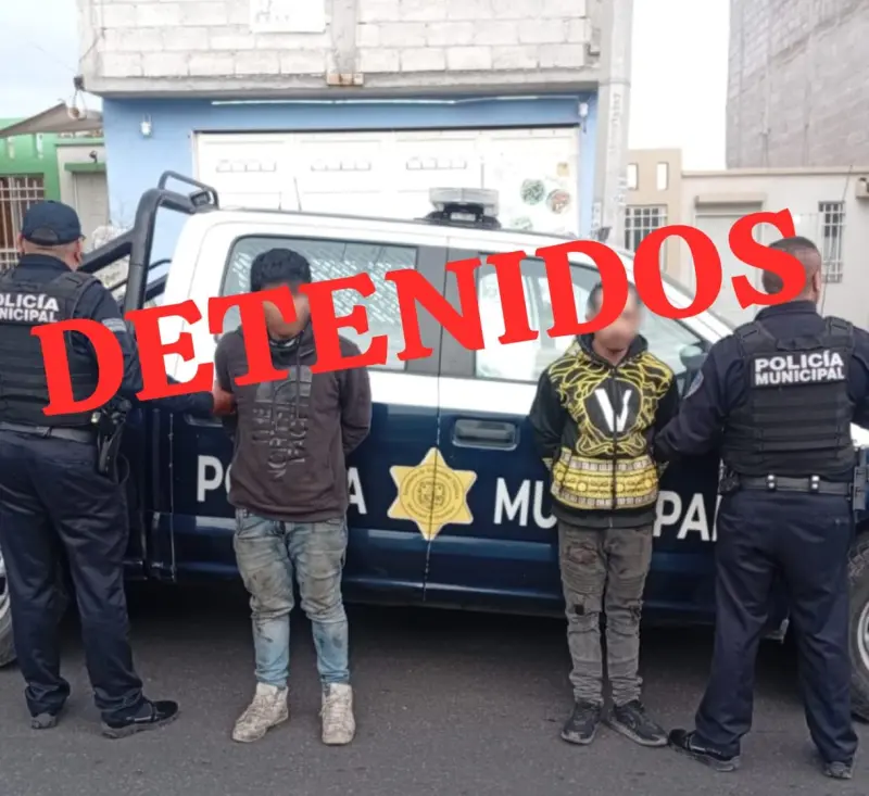 Detienen a dos sujetos por presunto robo a domicilio en Paseos del Pedregal; fueron sorprendidos con varios pedazos de aluminio