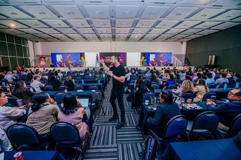 Yucatán busca atraer congresos y conveciones, participan en CNIR 2026