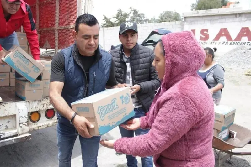 Repartió Alcalde leche robada por criminales