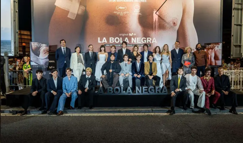La bola negra arrasa en España con 4.7 millones de euros en su primer fin de semana