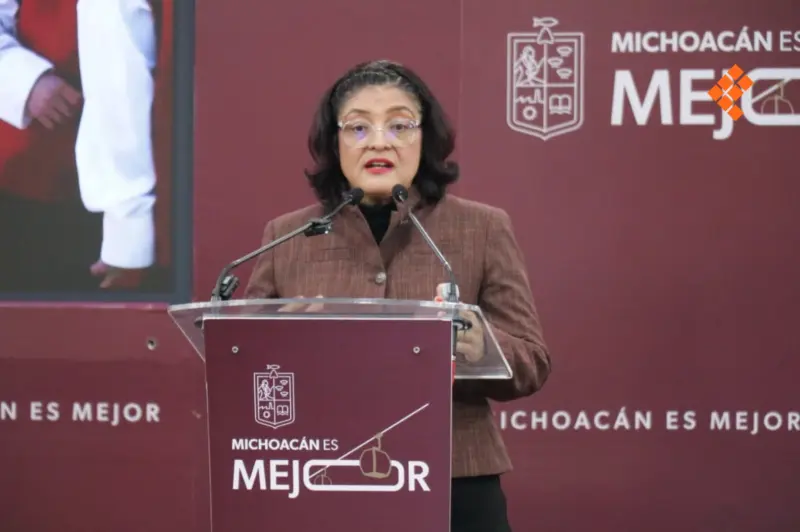 Nivel básico podrá definir si entran celulares al plantel, no a las aulas