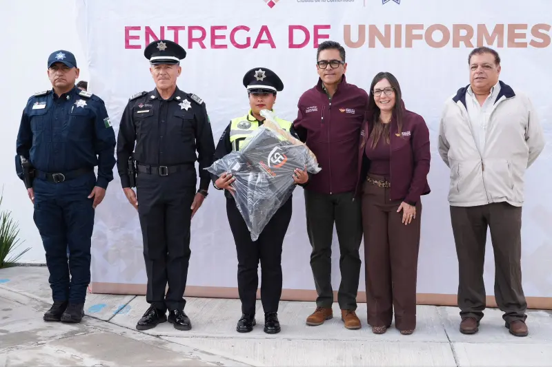 Entregan uniformes a 261 policías de Mineral de la Reforma