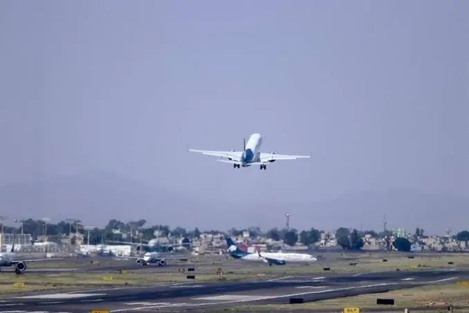 Buscan subir 10% cuotas a aerolíneas