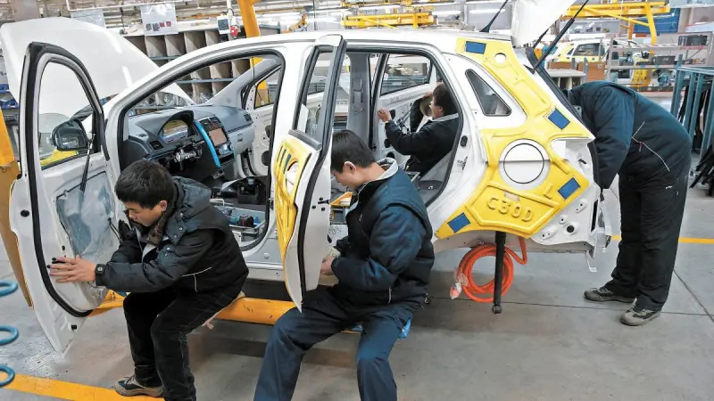 Prevén capital chino en ensamble de autos