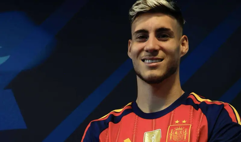 Roberto Fernández, el tanque andaluz que se abre hueco con el Espanyol y España