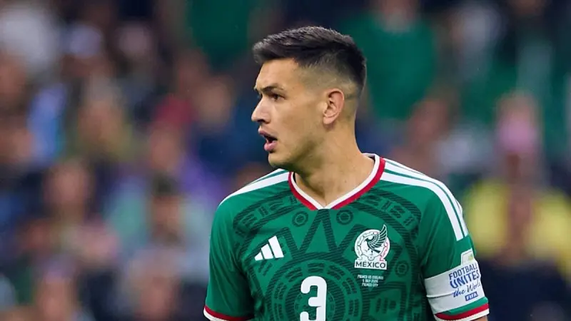 César Montes causa baja de la Selección Mexicana por lesión