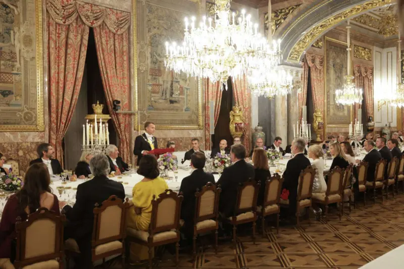 El PP tumba el Tratado de Amistad con Francia en el Senado y amarga la cena de gala a Macron