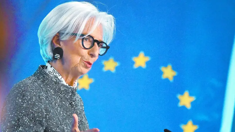 Lagarde deja la puerta abierta a su salida anticipada del BCE