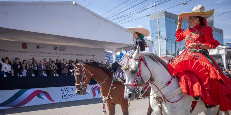 Realizan en Querétaro el tradicional Desfile Cívico Militar por inicio de la lucha de Independencia de México