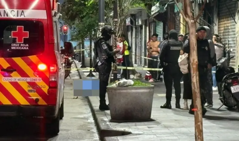 Asesinan a tiros a dos hombres tras riña en el Centro Histórico de la CDMX