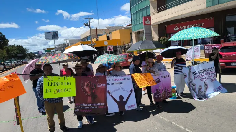 Bloquea Colegio de Bachilleres para exigir pago de finiquitos