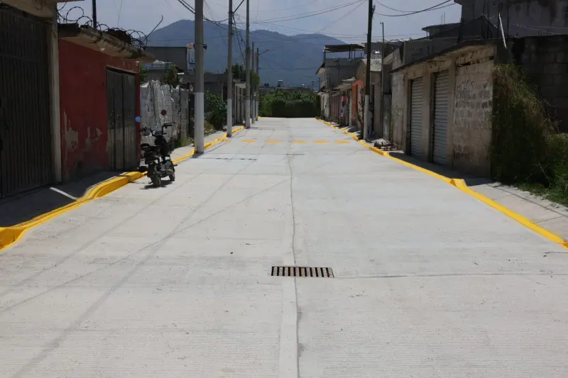 Pavimentan calles y vialidades en comunidades de Ecatepec
