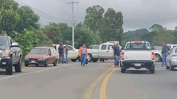 Regresan bloqueos en la Uruapan-Los Reyes por liberación de Chuy