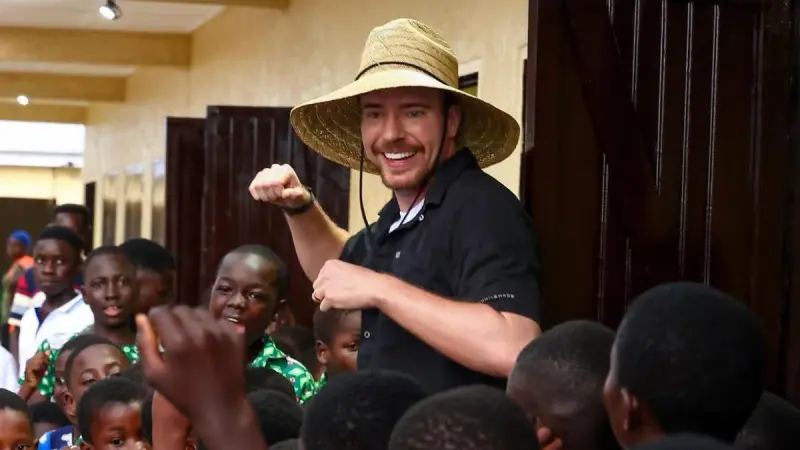 MrBeast construye comunidad de casi 10 millones de dólares en Ghana para combatir trabajo infantil