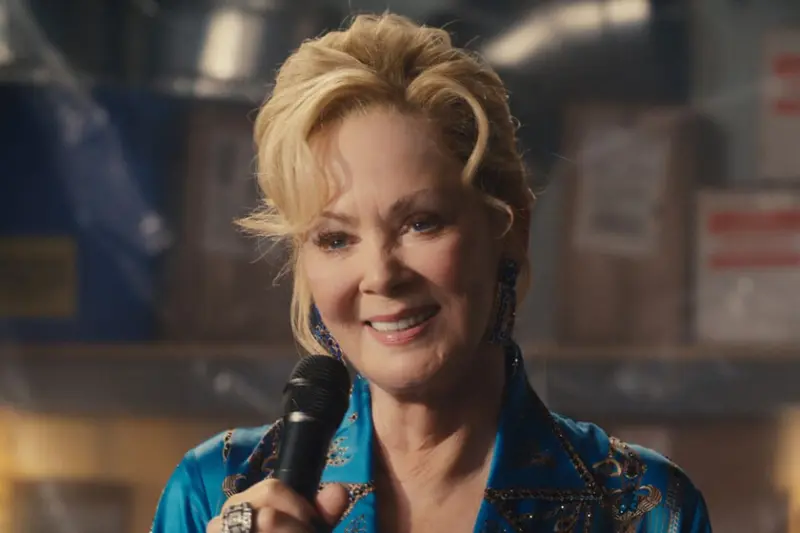 "¡Qué viaje!". Jean Smart se hace con el premio a mejor actriz de comedia en los Emmy de manera justa y necesaria